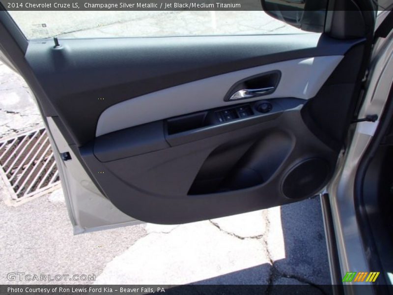 Champagne Silver Metallic / Jet Black/Medium Titanium 2014 Chevrolet Cruze LS