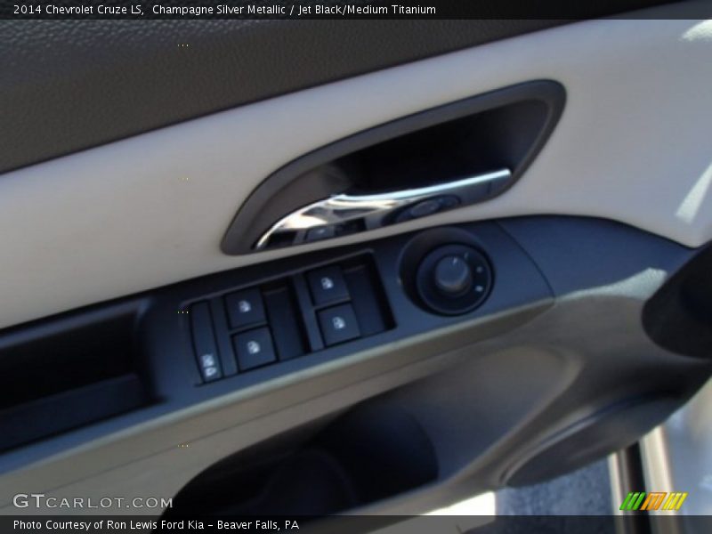 Champagne Silver Metallic / Jet Black/Medium Titanium 2014 Chevrolet Cruze LS