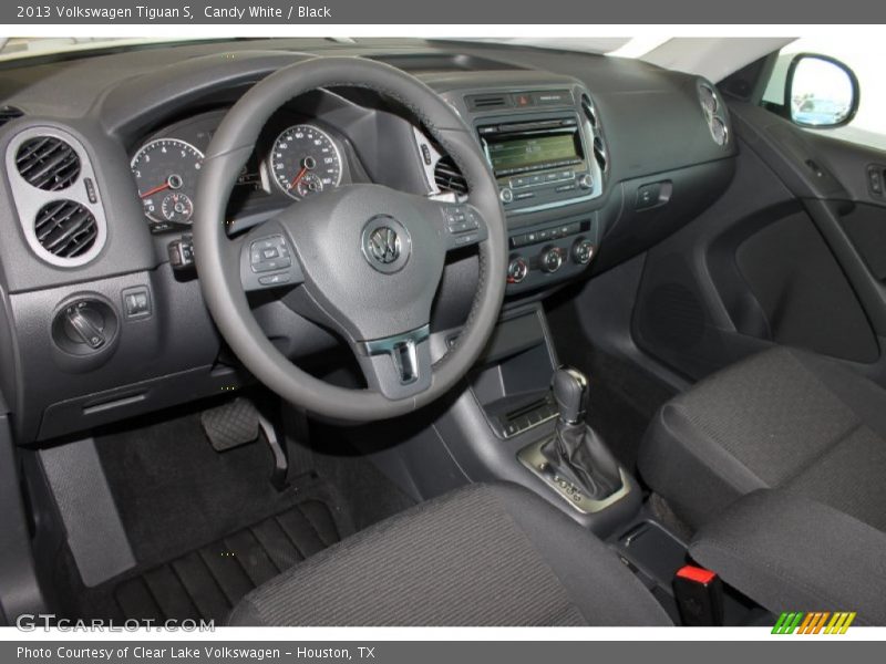 Candy White / Black 2013 Volkswagen Tiguan S