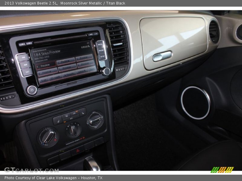 Moonrock Silver Metallic / Titan Black 2013 Volkswagen Beetle 2.5L