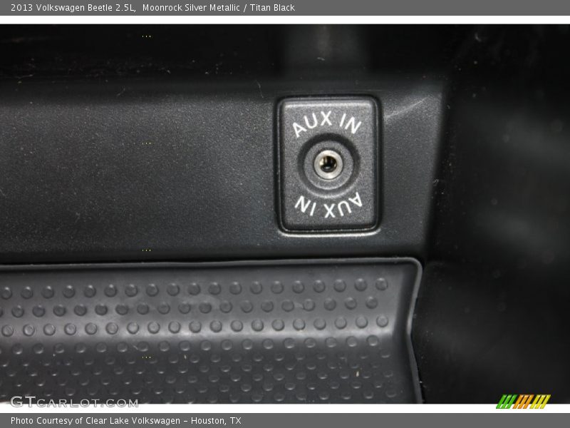Moonrock Silver Metallic / Titan Black 2013 Volkswagen Beetle 2.5L