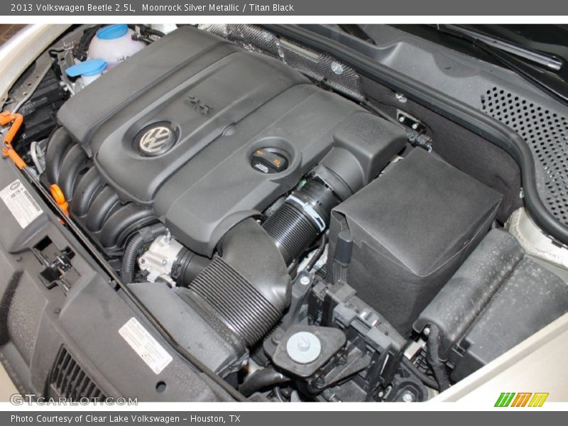 Moonrock Silver Metallic / Titan Black 2013 Volkswagen Beetle 2.5L