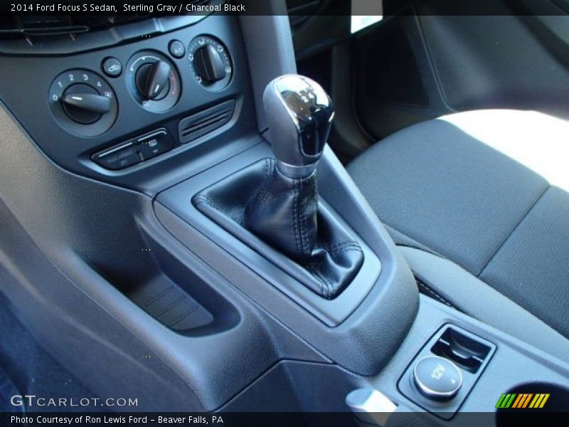  2014 Focus S Sedan 5 Speed Manual Shifter