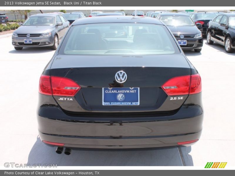 Black Uni / Titan Black 2013 Volkswagen Jetta SE Sedan