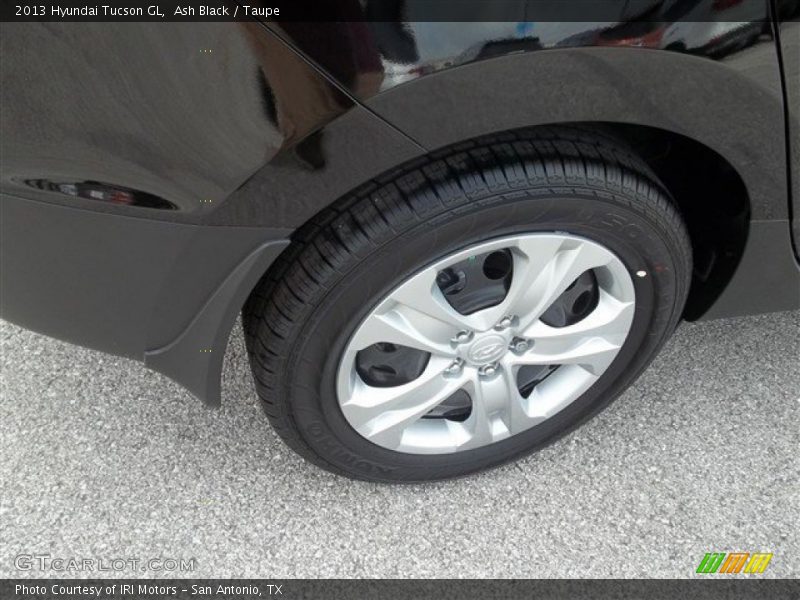 Ash Black / Taupe 2013 Hyundai Tucson GL