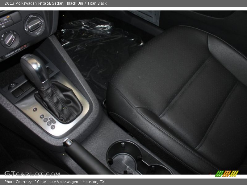 Black Uni / Titan Black 2013 Volkswagen Jetta SE Sedan