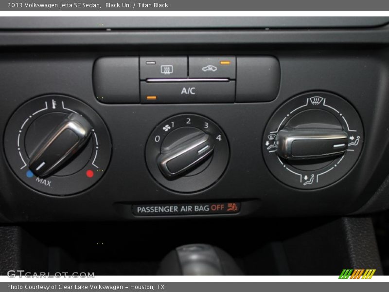 Black Uni / Titan Black 2013 Volkswagen Jetta SE Sedan