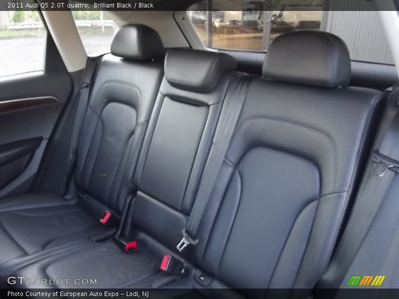 Brilliant Black / Black 2011 Audi Q5 2.0T quattro