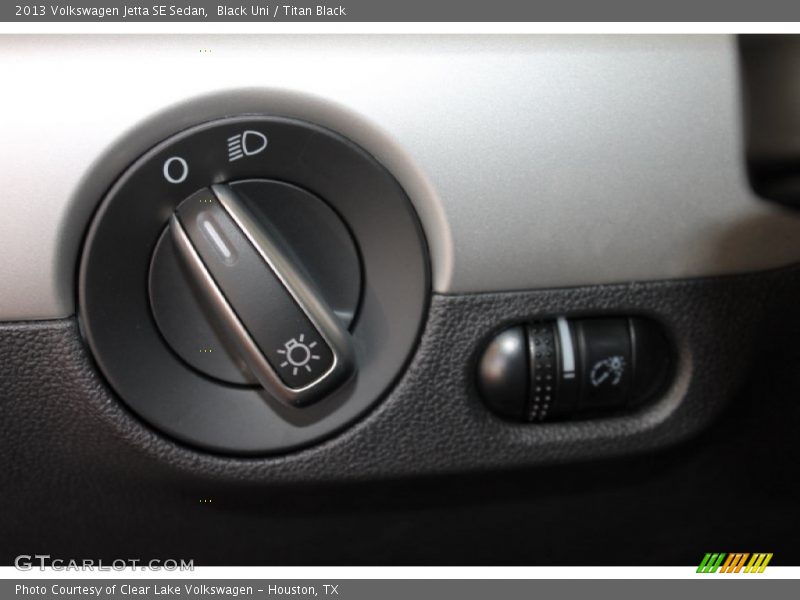 Black Uni / Titan Black 2013 Volkswagen Jetta SE Sedan