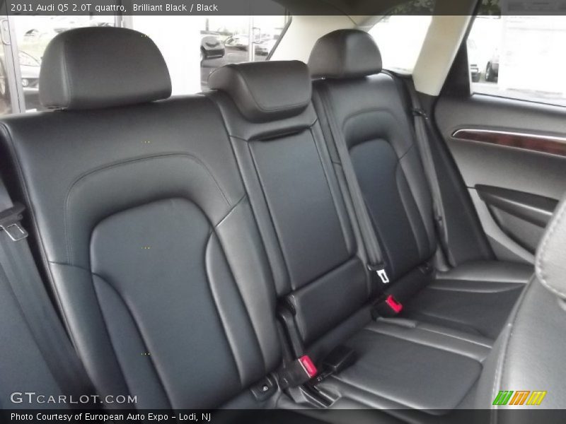 Brilliant Black / Black 2011 Audi Q5 2.0T quattro