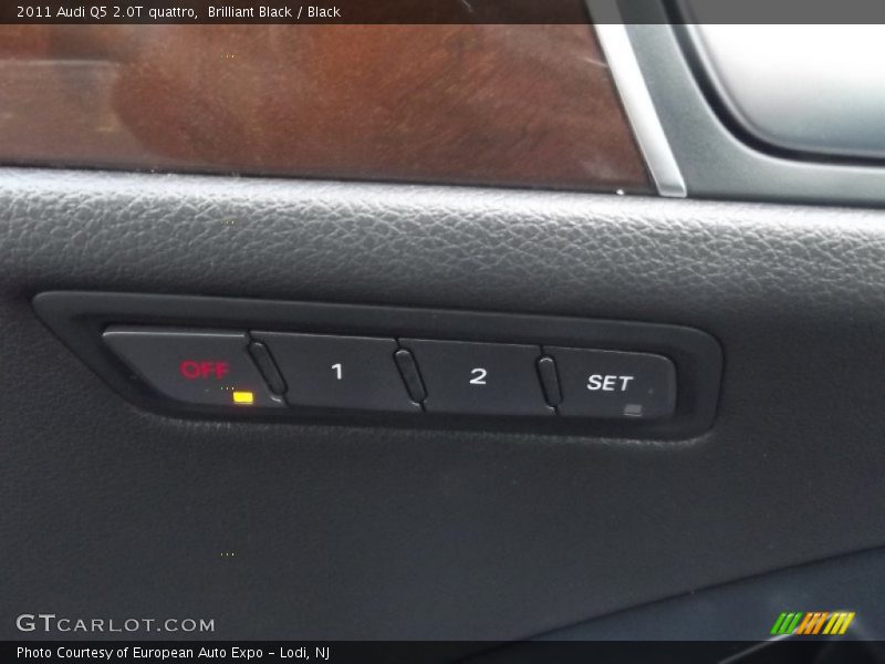 Brilliant Black / Black 2011 Audi Q5 2.0T quattro