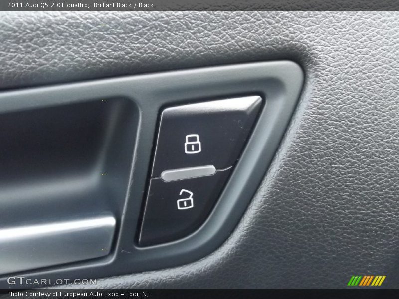 Brilliant Black / Black 2011 Audi Q5 2.0T quattro