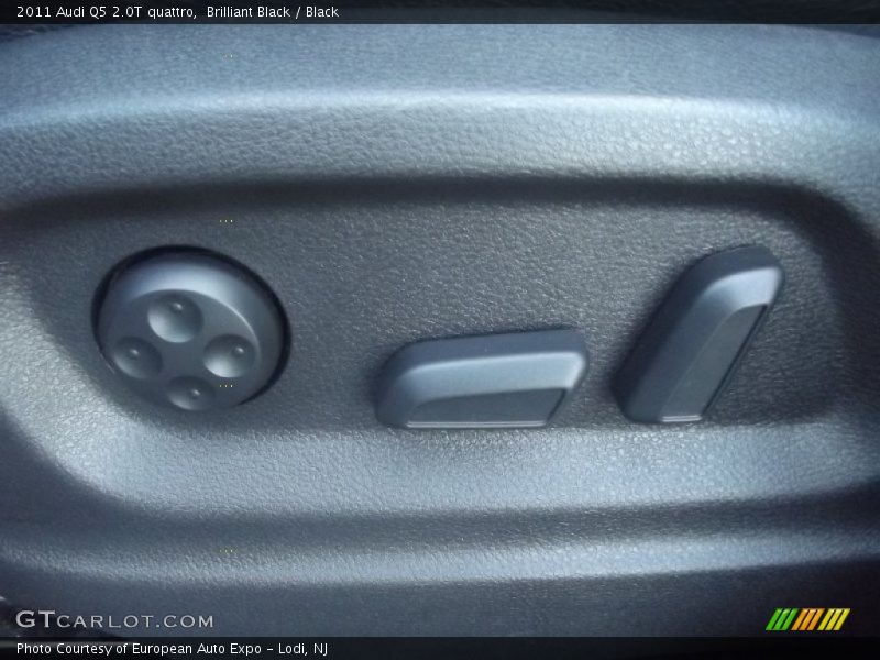 Brilliant Black / Black 2011 Audi Q5 2.0T quattro