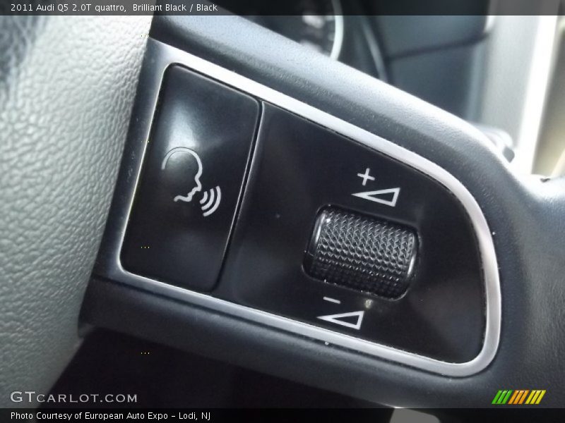 Brilliant Black / Black 2011 Audi Q5 2.0T quattro