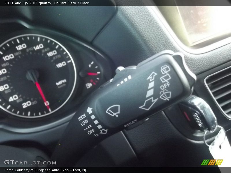 Brilliant Black / Black 2011 Audi Q5 2.0T quattro