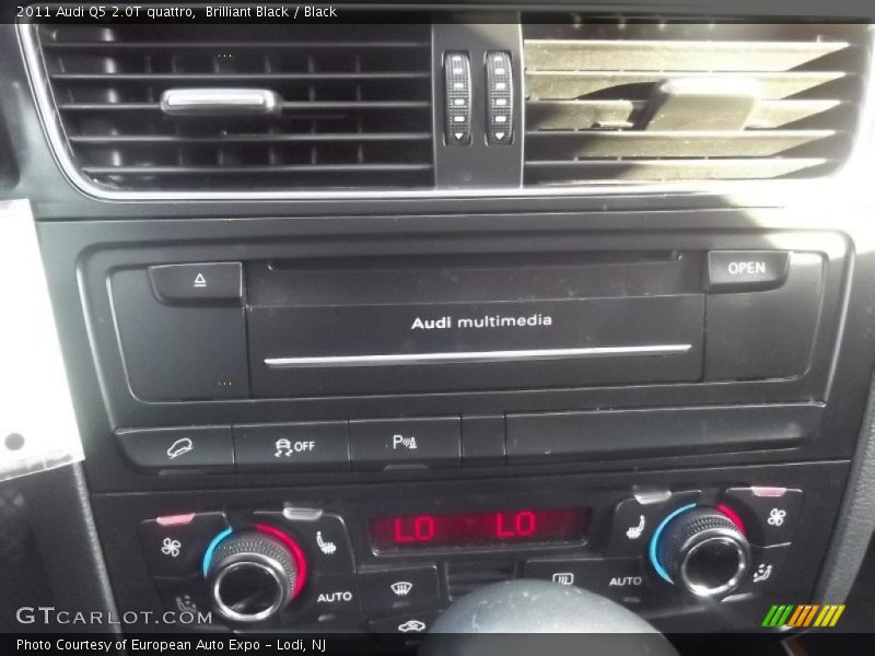 Brilliant Black / Black 2011 Audi Q5 2.0T quattro