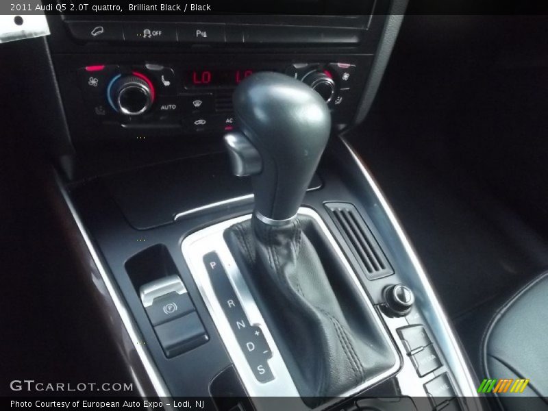 Brilliant Black / Black 2011 Audi Q5 2.0T quattro