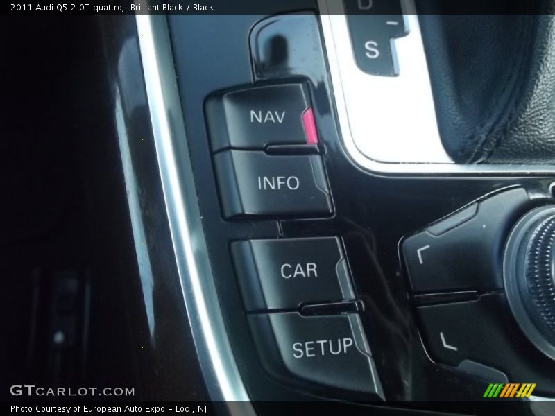 Brilliant Black / Black 2011 Audi Q5 2.0T quattro