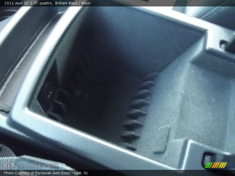 Brilliant Black / Black 2011 Audi Q5 2.0T quattro