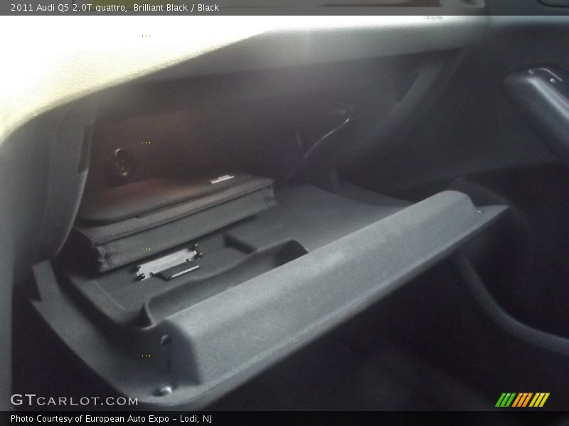 Brilliant Black / Black 2011 Audi Q5 2.0T quattro