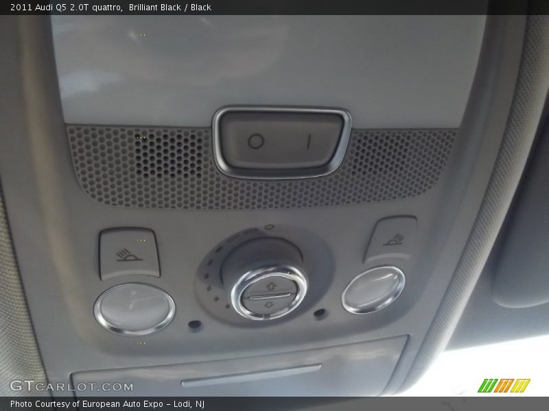 Brilliant Black / Black 2011 Audi Q5 2.0T quattro