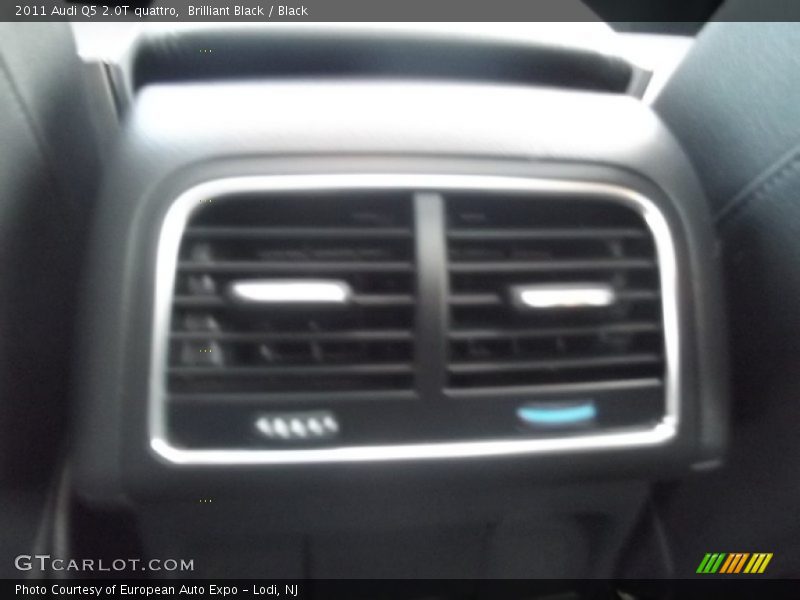 Brilliant Black / Black 2011 Audi Q5 2.0T quattro