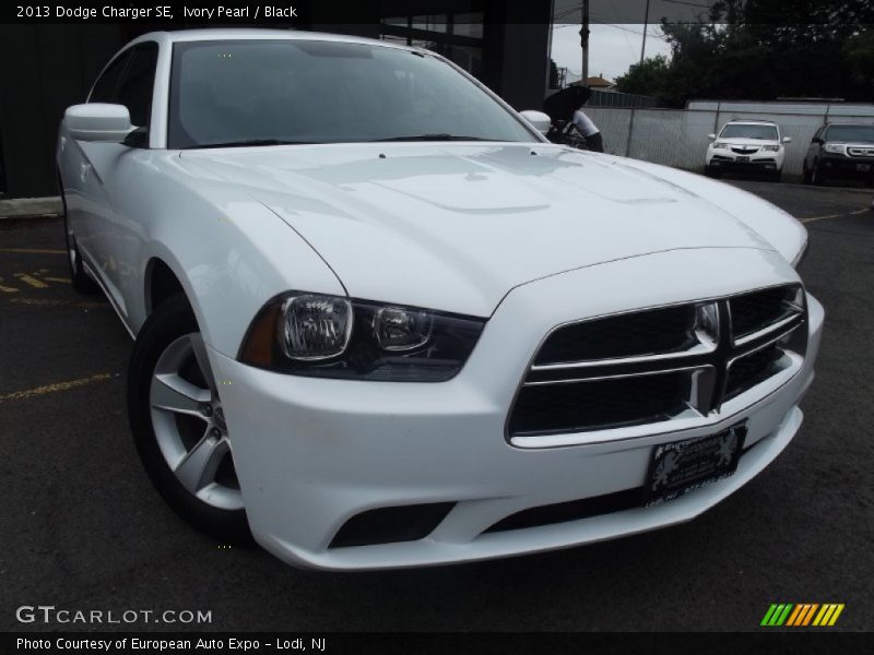 Ivory Pearl / Black 2013 Dodge Charger SE