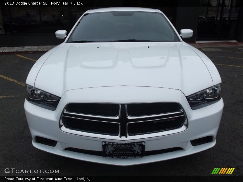 Ivory Pearl / Black 2013 Dodge Charger SE