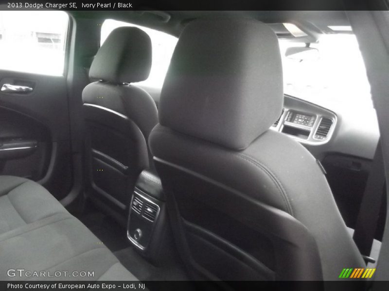 Ivory Pearl / Black 2013 Dodge Charger SE
