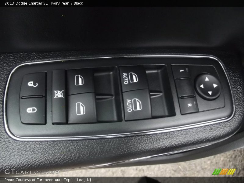 Ivory Pearl / Black 2013 Dodge Charger SE