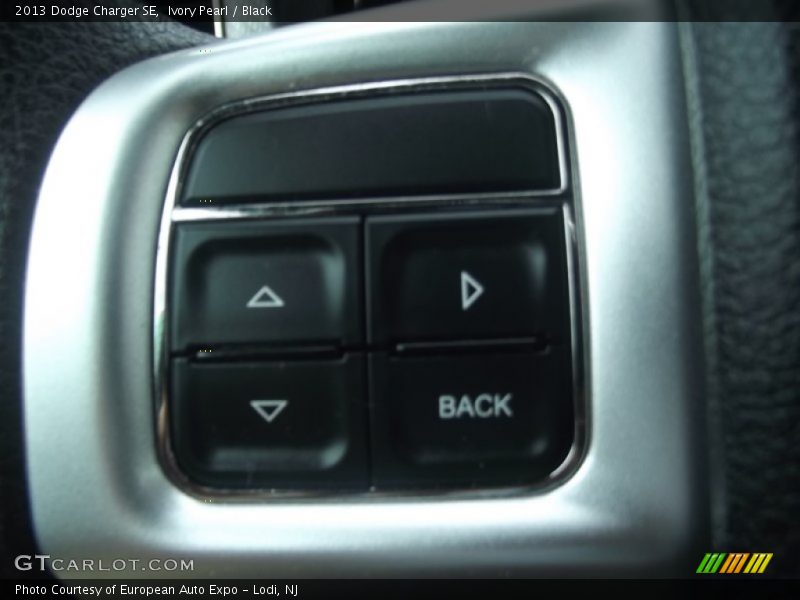 Ivory Pearl / Black 2013 Dodge Charger SE