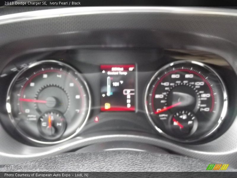 Ivory Pearl / Black 2013 Dodge Charger SE
