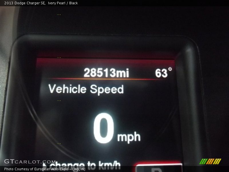 Ivory Pearl / Black 2013 Dodge Charger SE