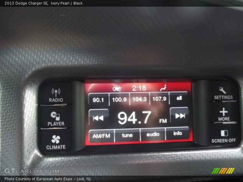 Ivory Pearl / Black 2013 Dodge Charger SE