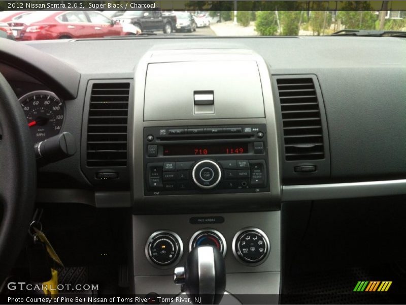 Super Black / Charcoal 2012 Nissan Sentra 2.0 S