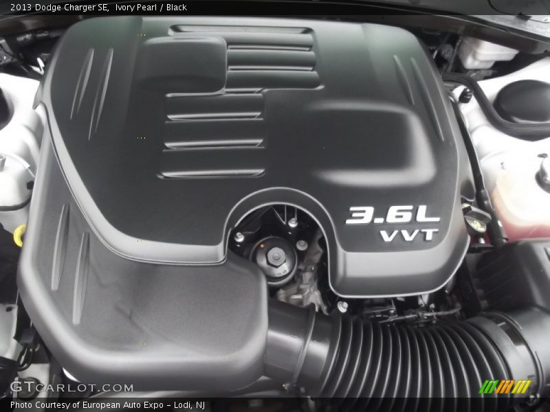 Ivory Pearl / Black 2013 Dodge Charger SE