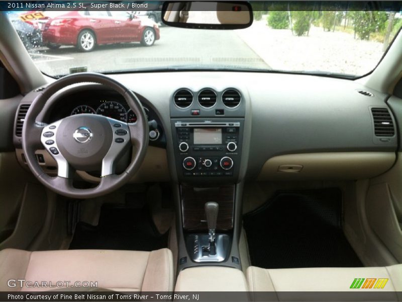 Super Black / Blond 2011 Nissan Altima 2.5 SL