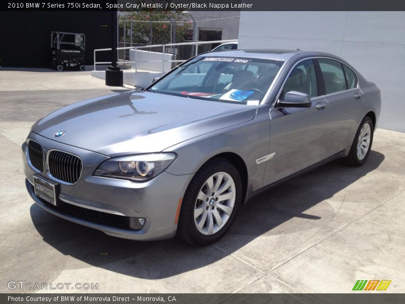 Front 3/4 View of 2010 7 Series 750i Sedan