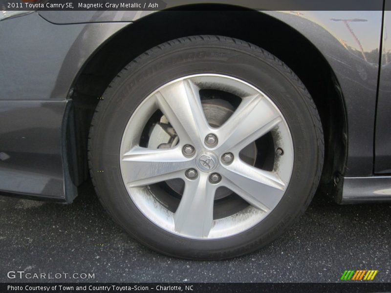 Magnetic Gray Metallic / Ash 2011 Toyota Camry SE