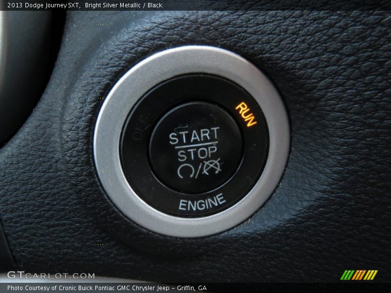 Bright Silver Metallic / Black 2013 Dodge Journey SXT