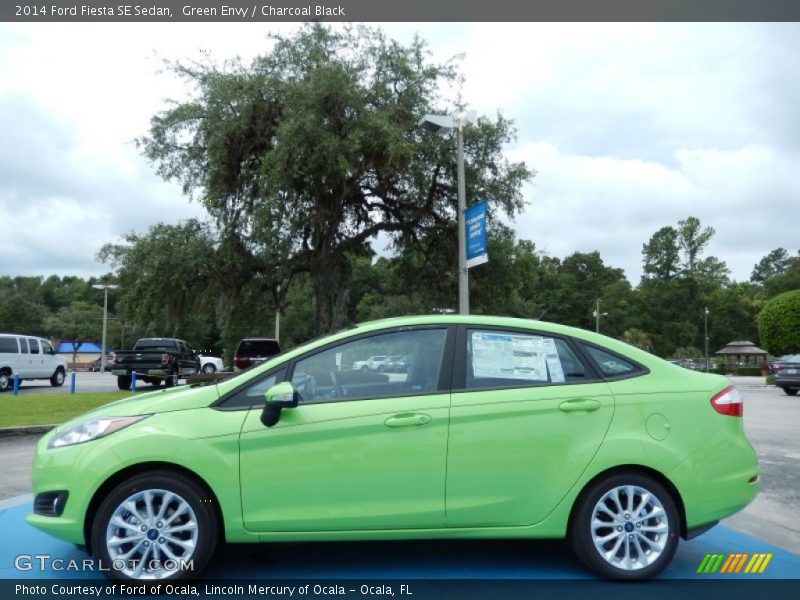  2014 Fiesta SE Sedan Green Envy