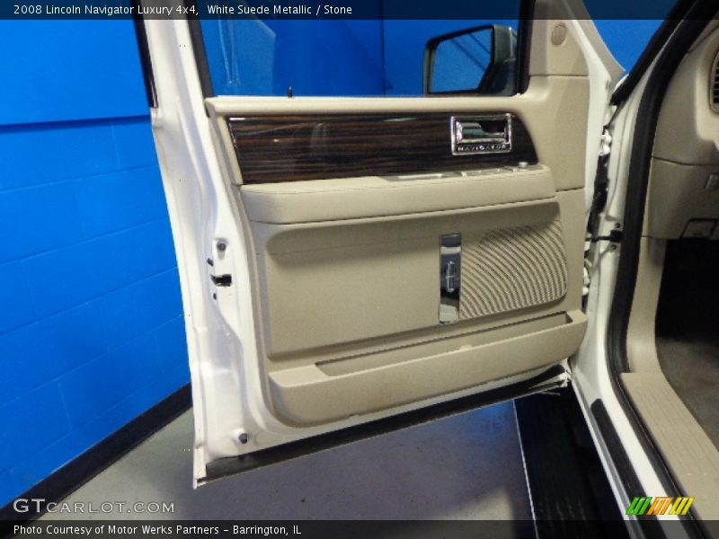 White Suede Metallic / Stone 2008 Lincoln Navigator Luxury 4x4