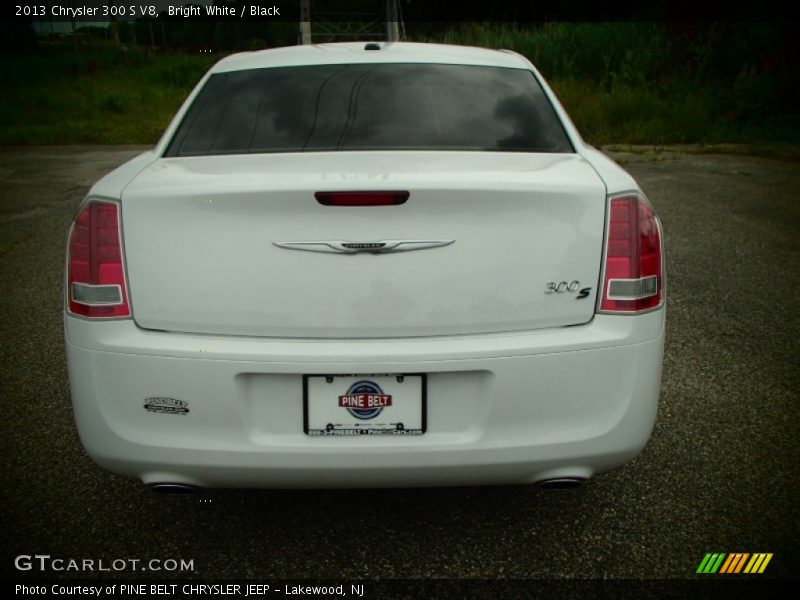 Bright White / Black 2013 Chrysler 300 S V8