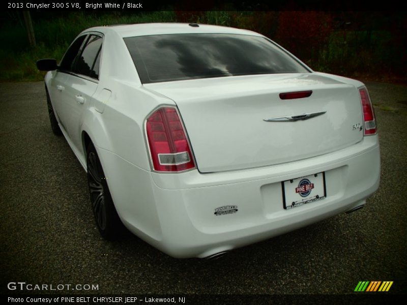 Bright White / Black 2013 Chrysler 300 S V8