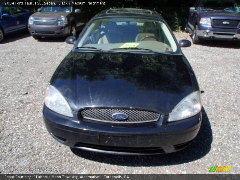 Black / Medium Parchment 2004 Ford Taurus SEL Sedan