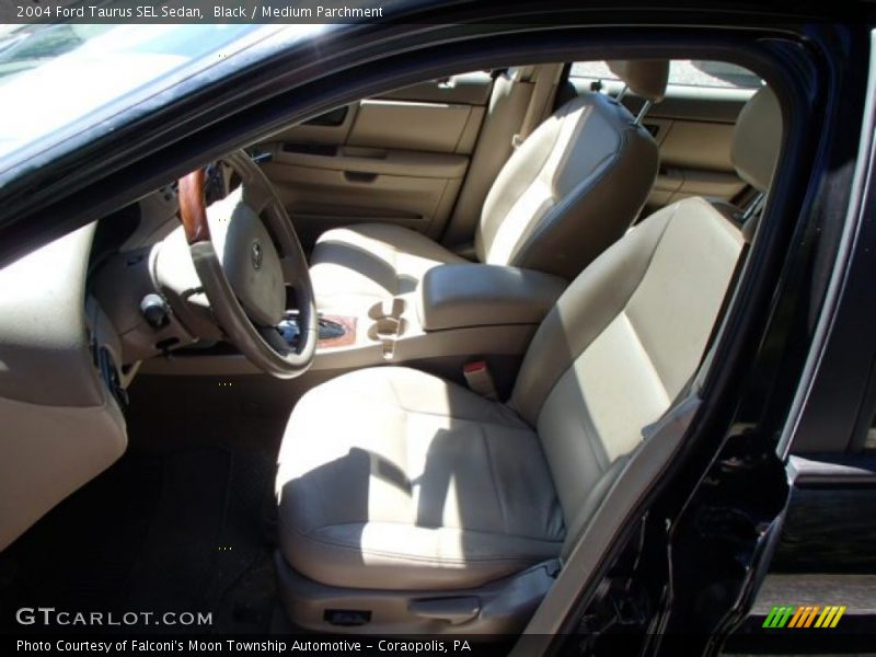 Black / Medium Parchment 2004 Ford Taurus SEL Sedan