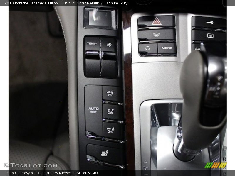 Controls of 2010 Panamera Turbo