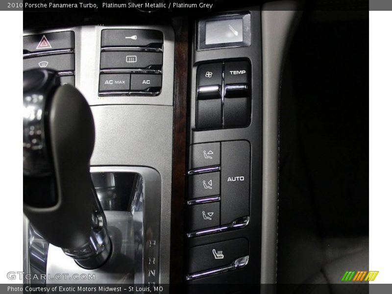 Controls of 2010 Panamera Turbo
