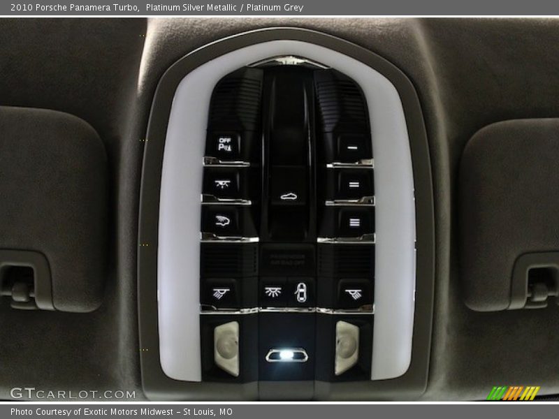 Controls of 2010 Panamera Turbo