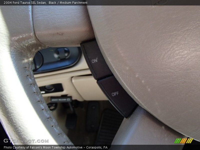Black / Medium Parchment 2004 Ford Taurus SEL Sedan
